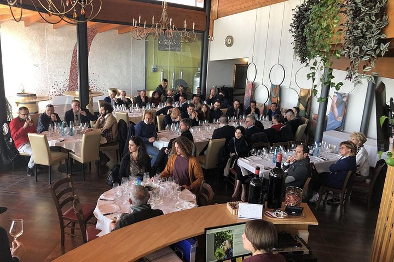 Visita la cantina Marchesi de Cordano e degusta i suoi vini — 5