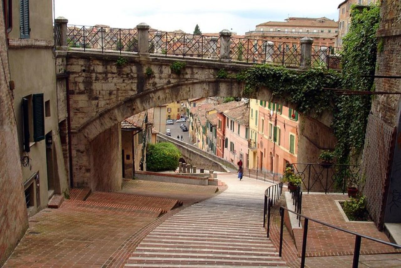 Tour privato a piedi di Perugia con Guida ufficiale — 6