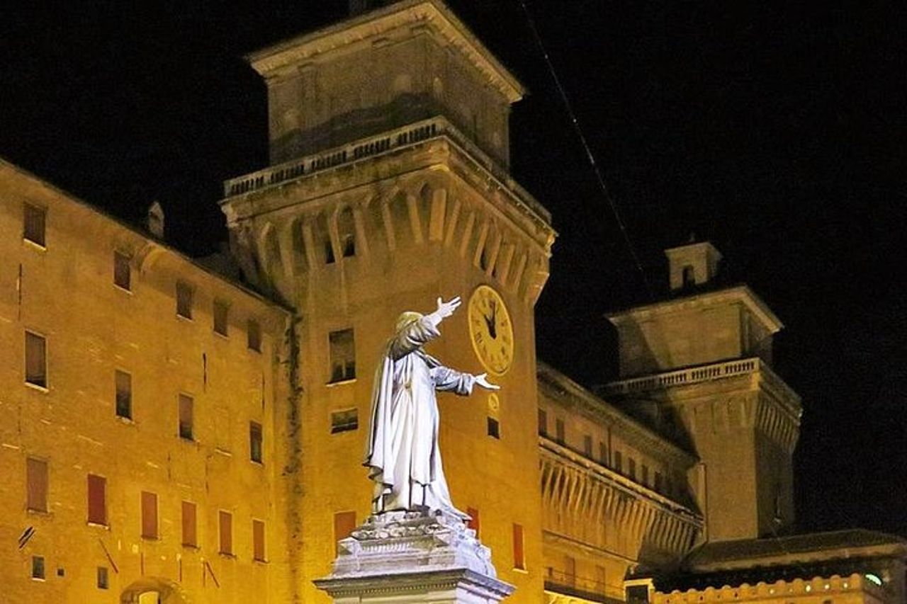 Ferrara Highlights Tour privato di notte — 8
