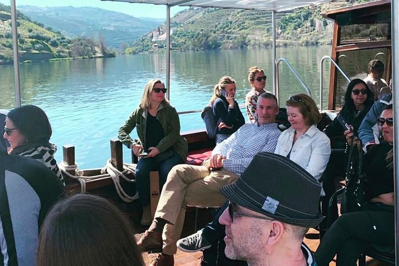 Valle del Douro con due aziende vinicole, gita in barca e pranzo da Porto — 4