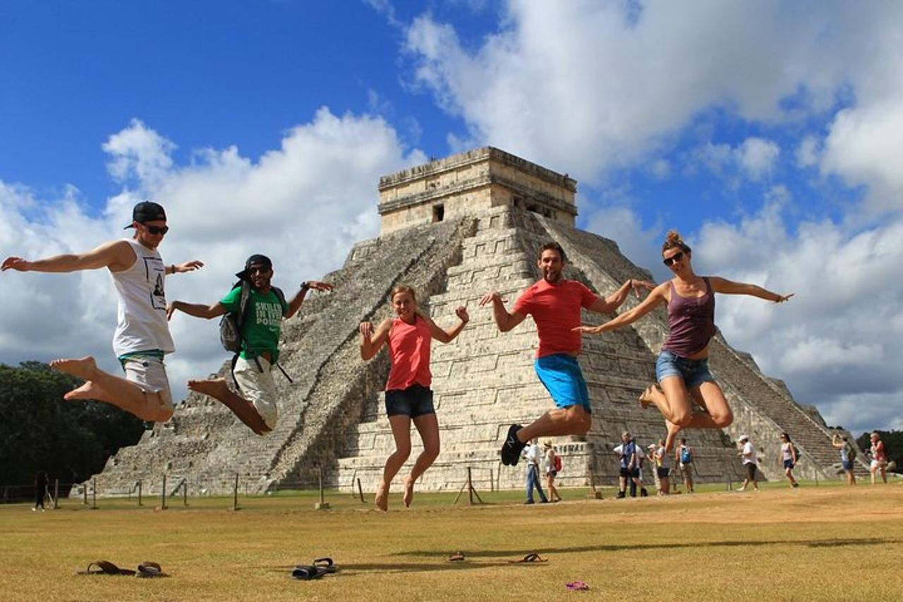 Saltafila: tour privato di Chichen Itza, cenote sacro e pranzo — 2
