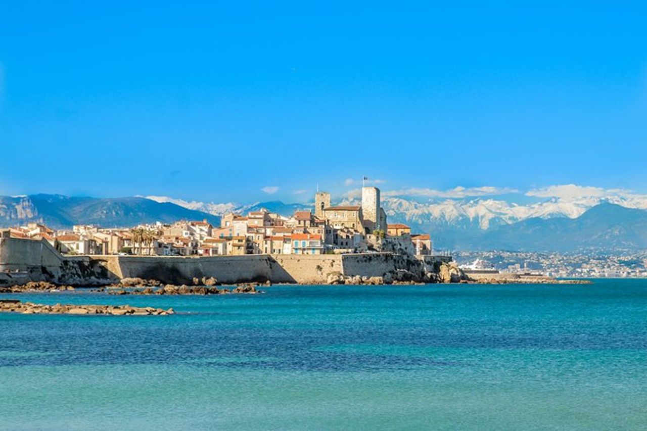Tour privato di mezza giornata di Antibes e St Paul DE Vence