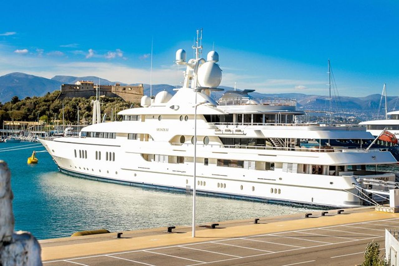 Tour privato di mezza giornata di Antibes e St Paul DE Vence — 9