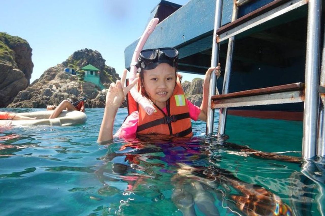 Esplora la baia di Nha Trang: tour avventura di snorkeling di mezza giornata — 5