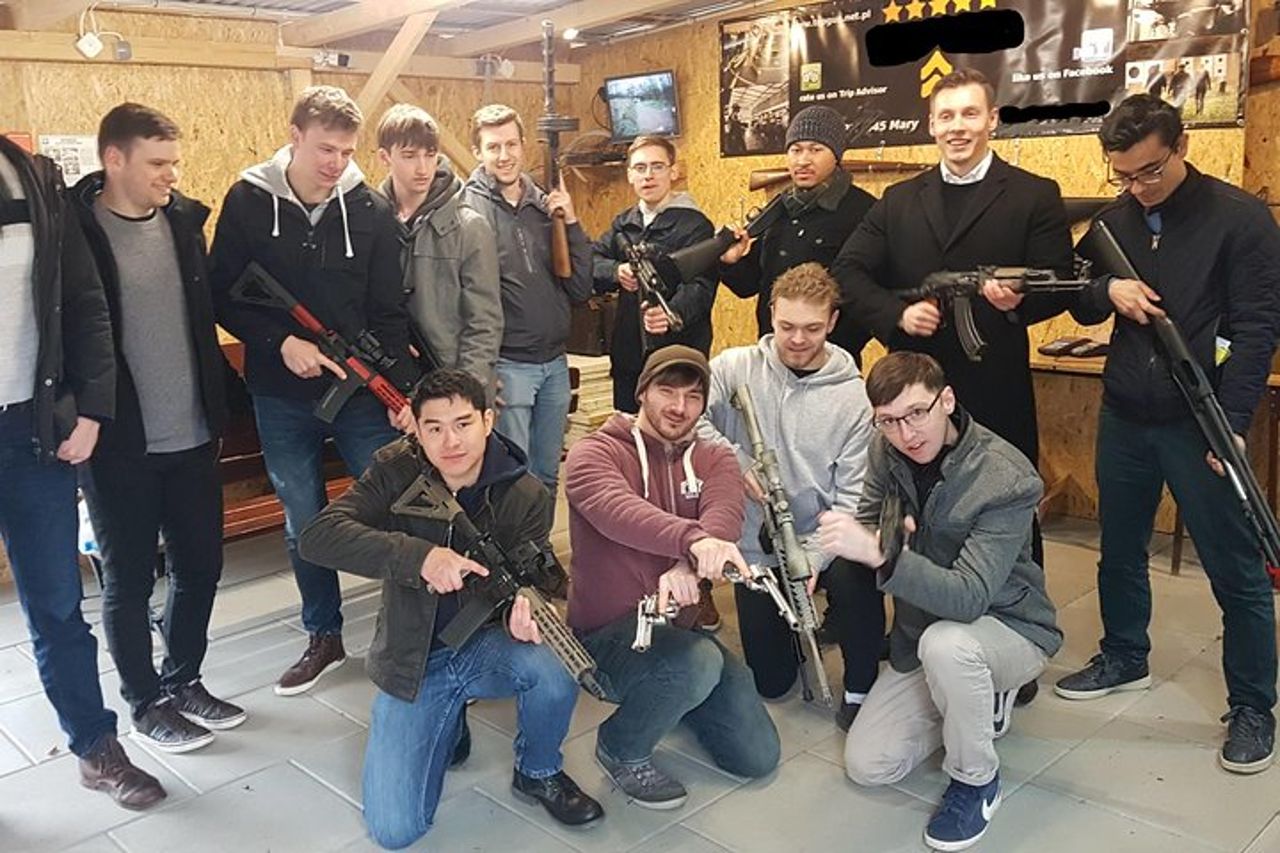 Shooting Krakow+REAL GUN+trasferimento privato di andata e ritorno dal tuo hotel — 2