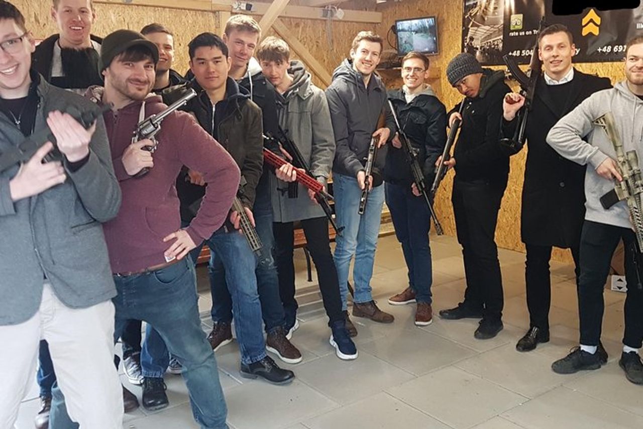 Shooting Krakow+REAL GUN+trasferimento privato di andata e ritorno dal tuo hotel — 6