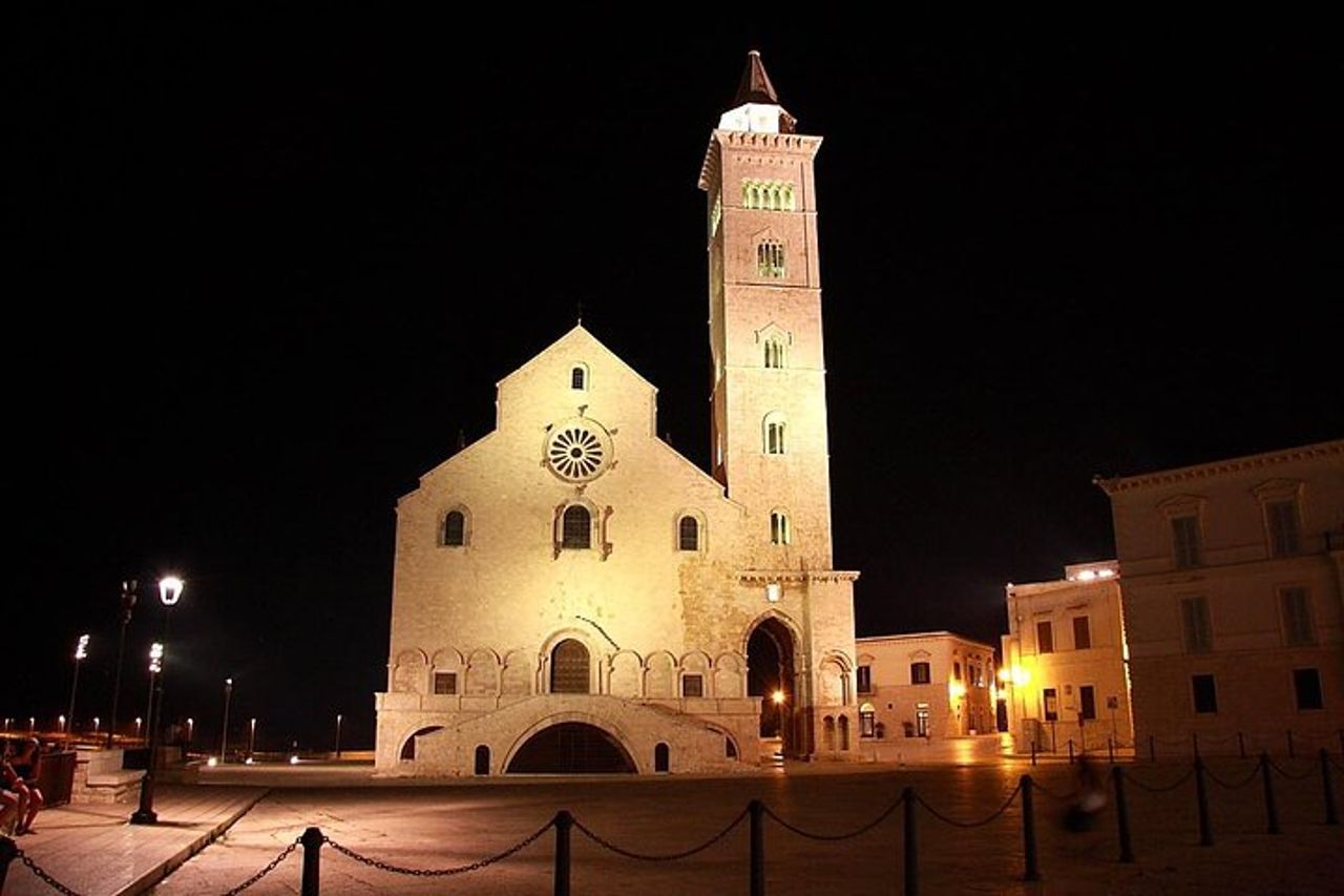 Tour privato a piedi a Trani — 2