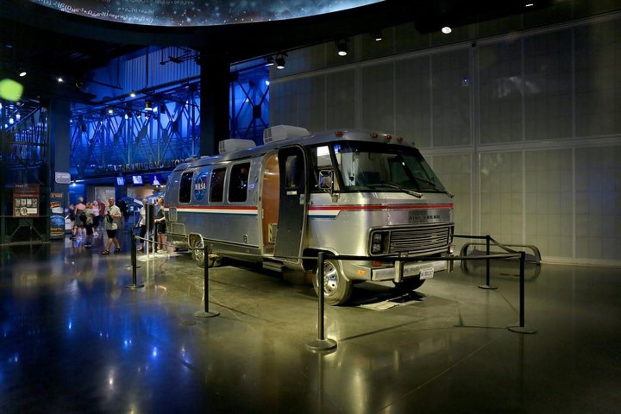 Esperienza di lusso al Kennedy Space Center: pranzo con un astronauta e tour ravvicinato — 8