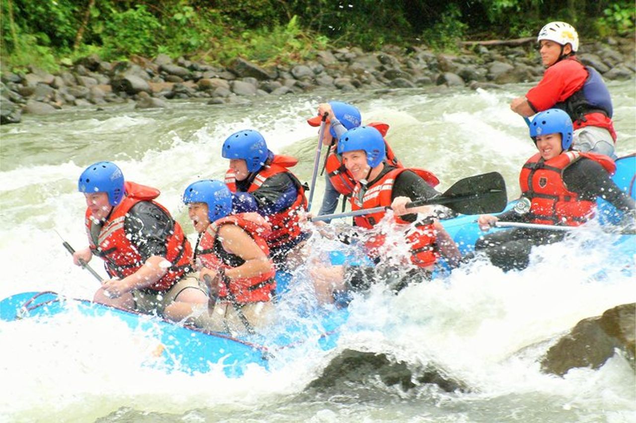 Pacuare River Whitewater Rafting da San Jose — 4