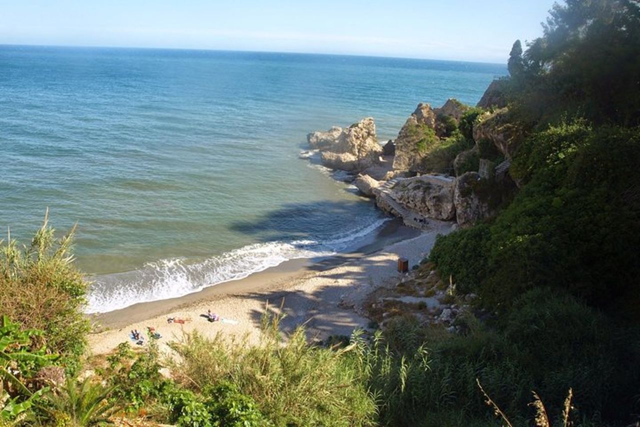 Gita di un giorno Nerja & Frigiliana con Skip-Line da Granada (Max. 8) — 8