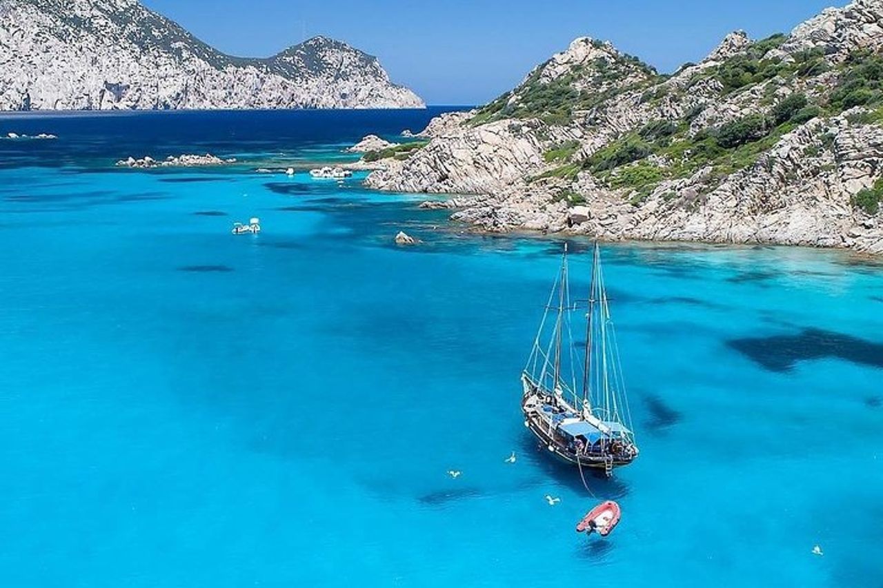 Tavolara Boat Tour e Snorkeling — 7