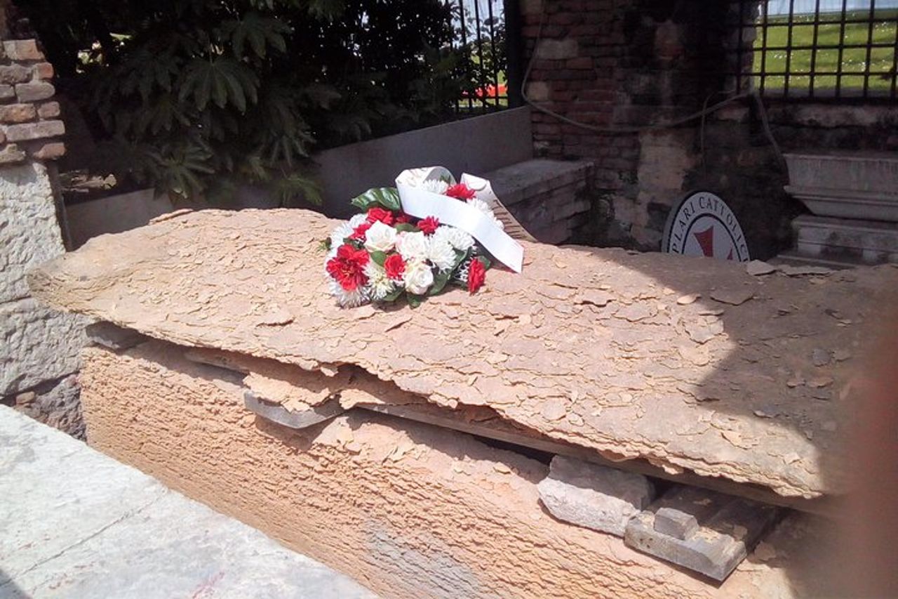 Oscuro Tour Storico di Verona a Piedi — 5