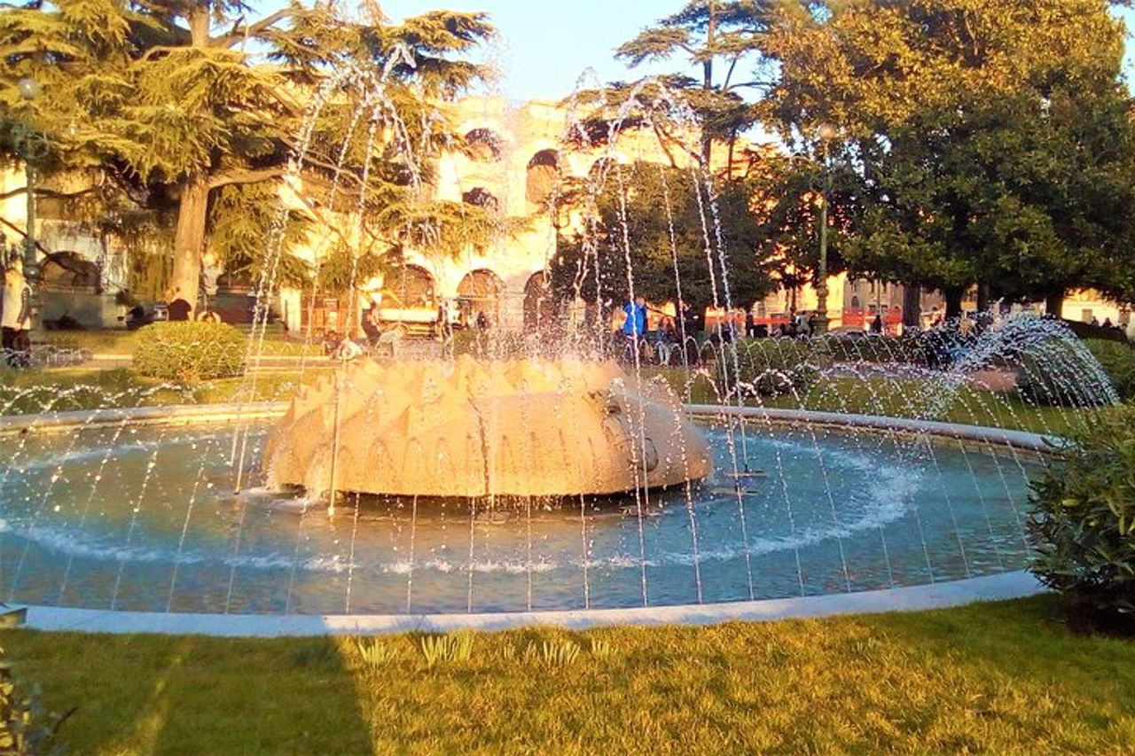 Oscuro Tour Storico di Verona a Piedi — 7