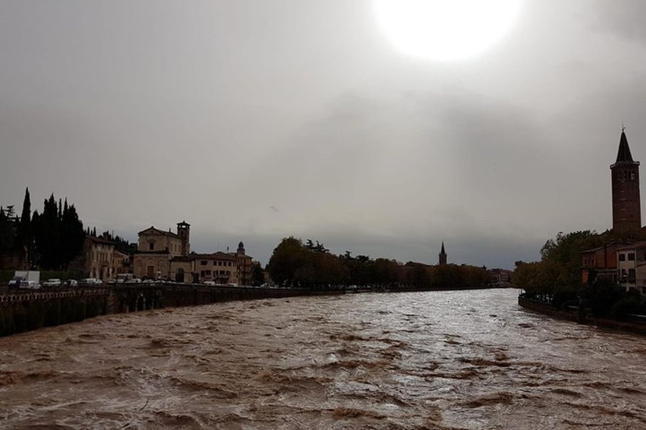 Oscuro Tour Storico di Verona a Piedi — 6