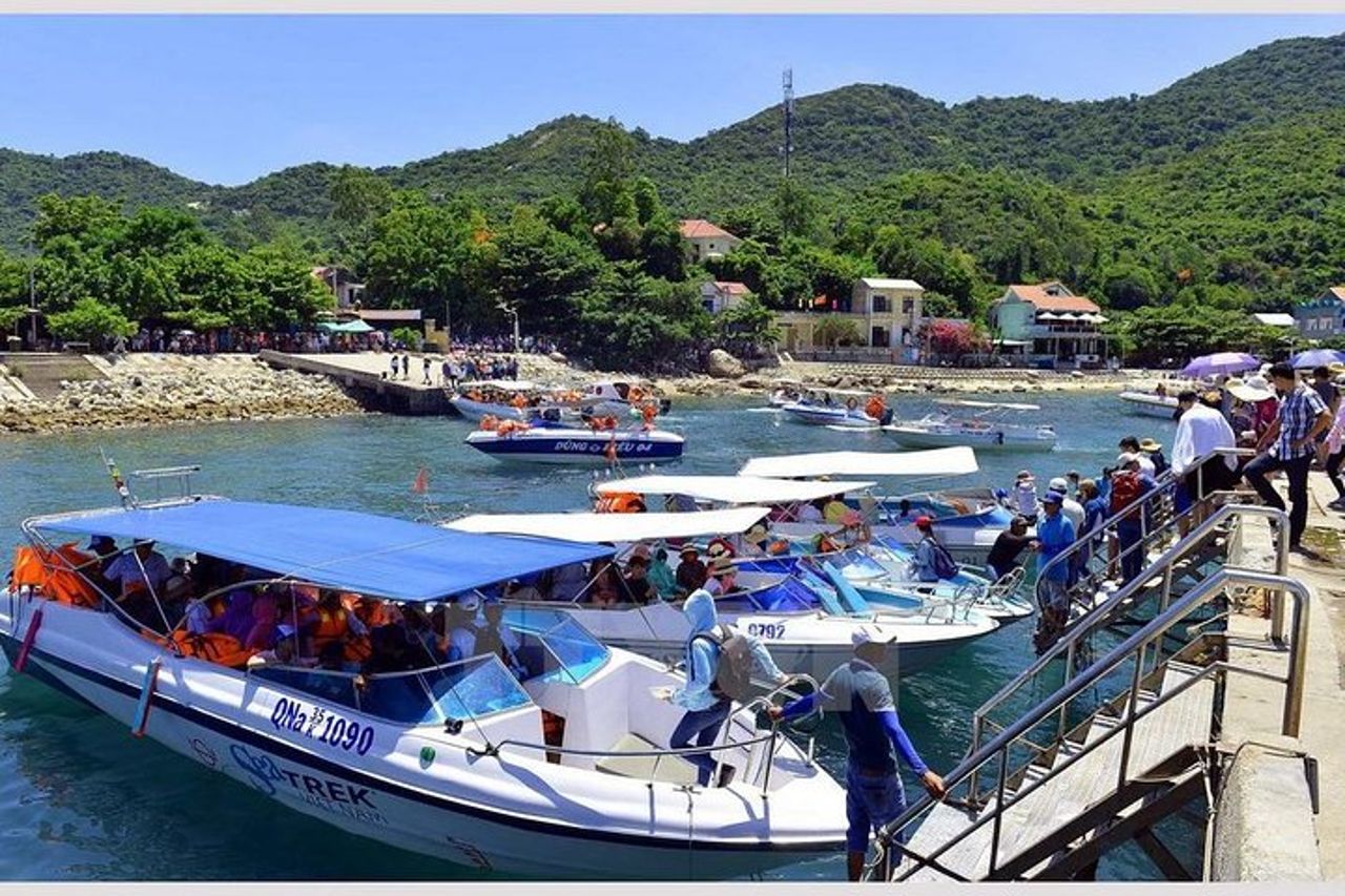 Cham Island Tour Snorkeling - Prendere il sole - Bella spiaggia - Motoscafo — 7