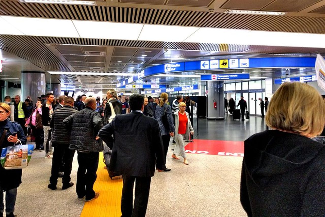 Civitavecchia (porto di crociera di Roma): Trasferimento privato all'aeroporto di Roma Fiumicino (FCO) — 3