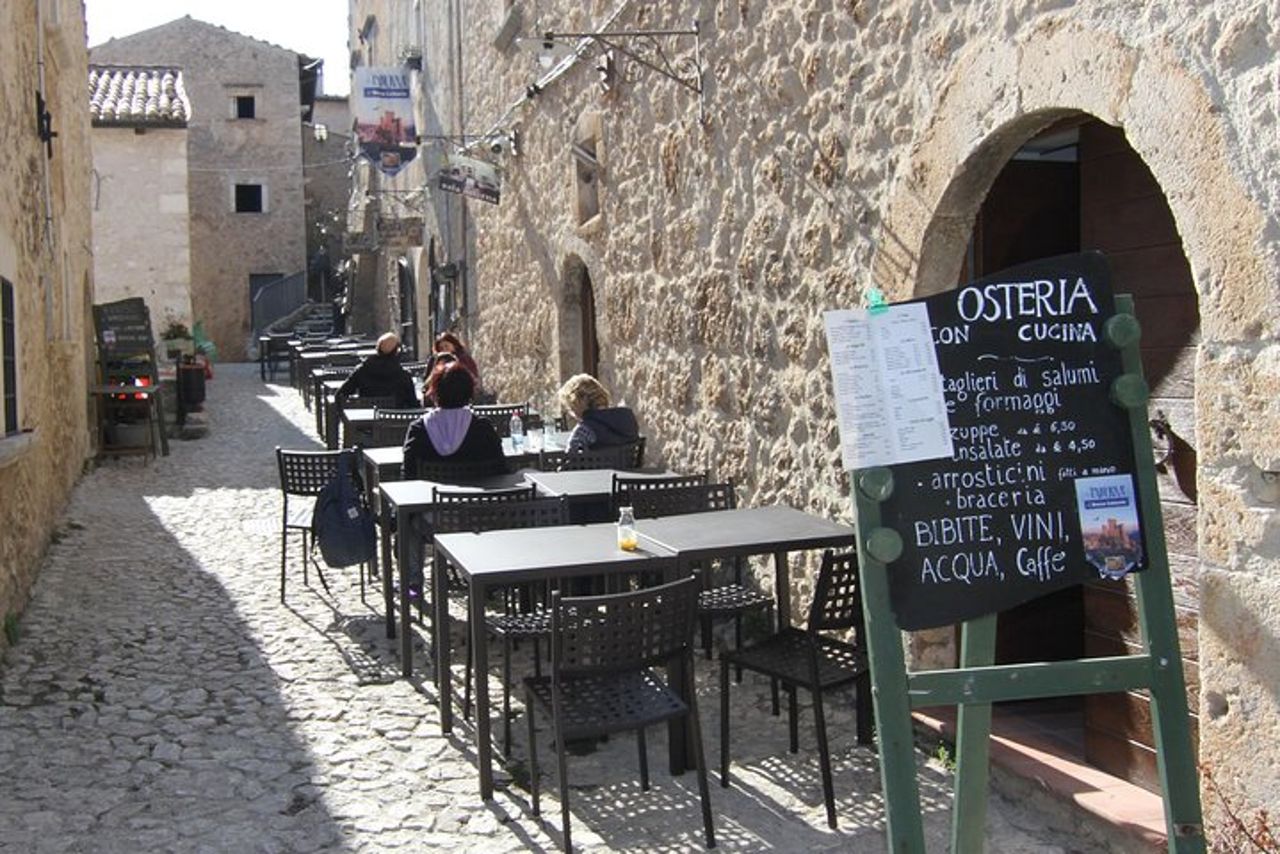 L'Abruzzo medioevale di R. Calascio con pranzo tipico abruzzese — 7