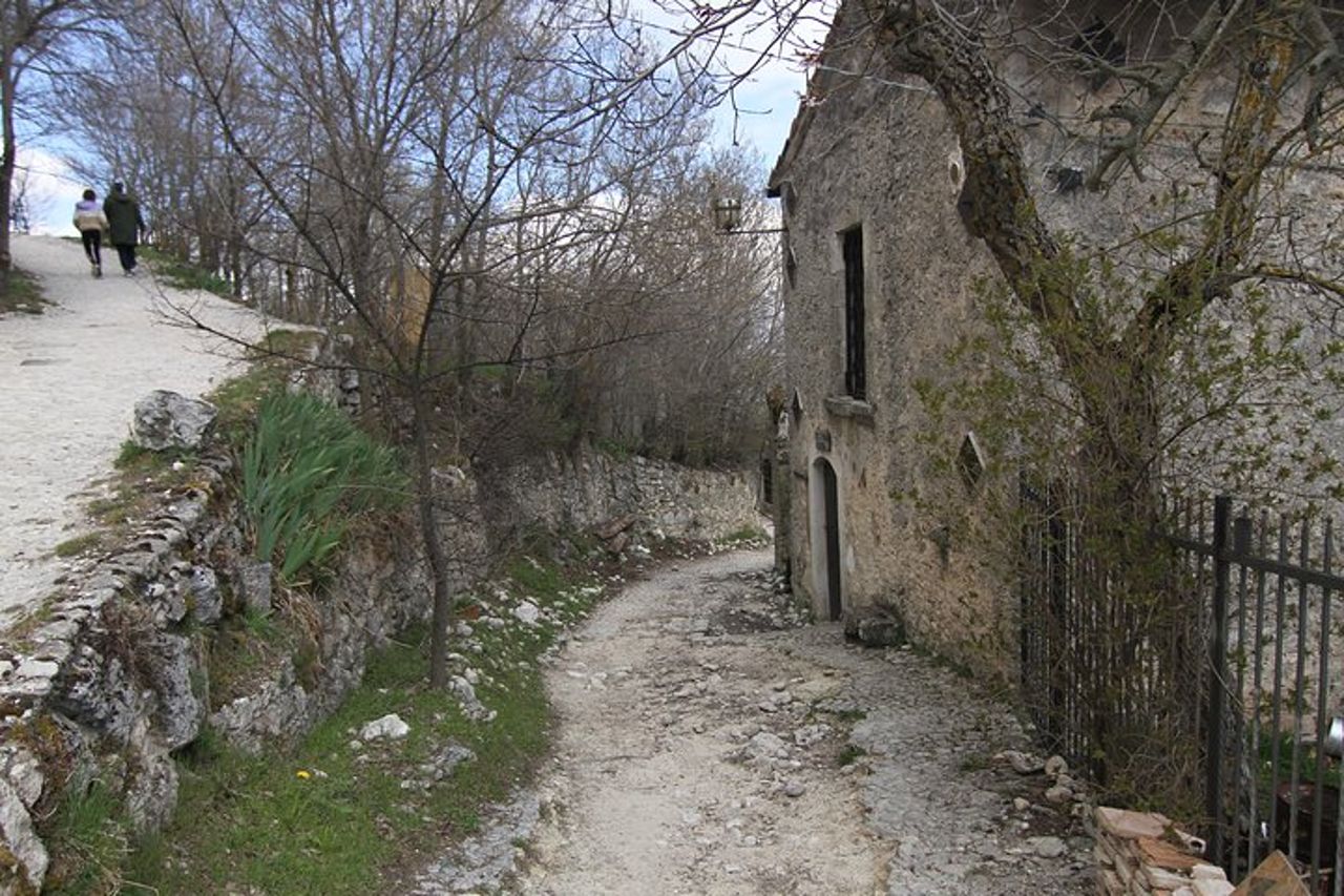 L'Abruzzo medioevale di R. Calascio con pranzo tipico abruzzese — 9