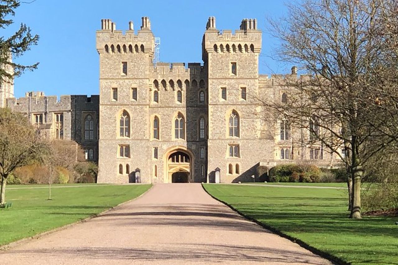 Castello di Windsor e Eton College auto privata con guida autista