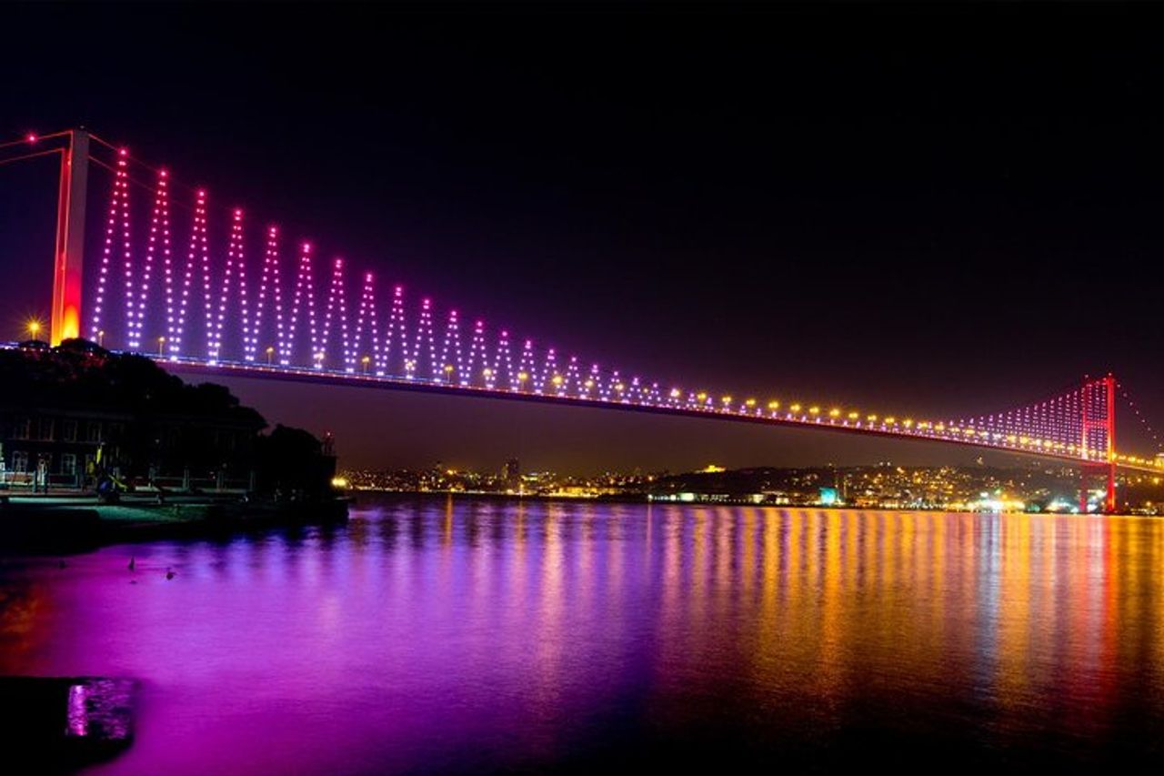 Crociera con cena sul Bosforo di Istanbul e spettacolo notturno turco con DJ — 6