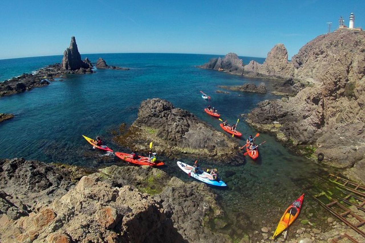 Cabo de Gata Attivo. Percorso guidato in kayak e snorkeling attraverso le calette del Parco Naturale — 5