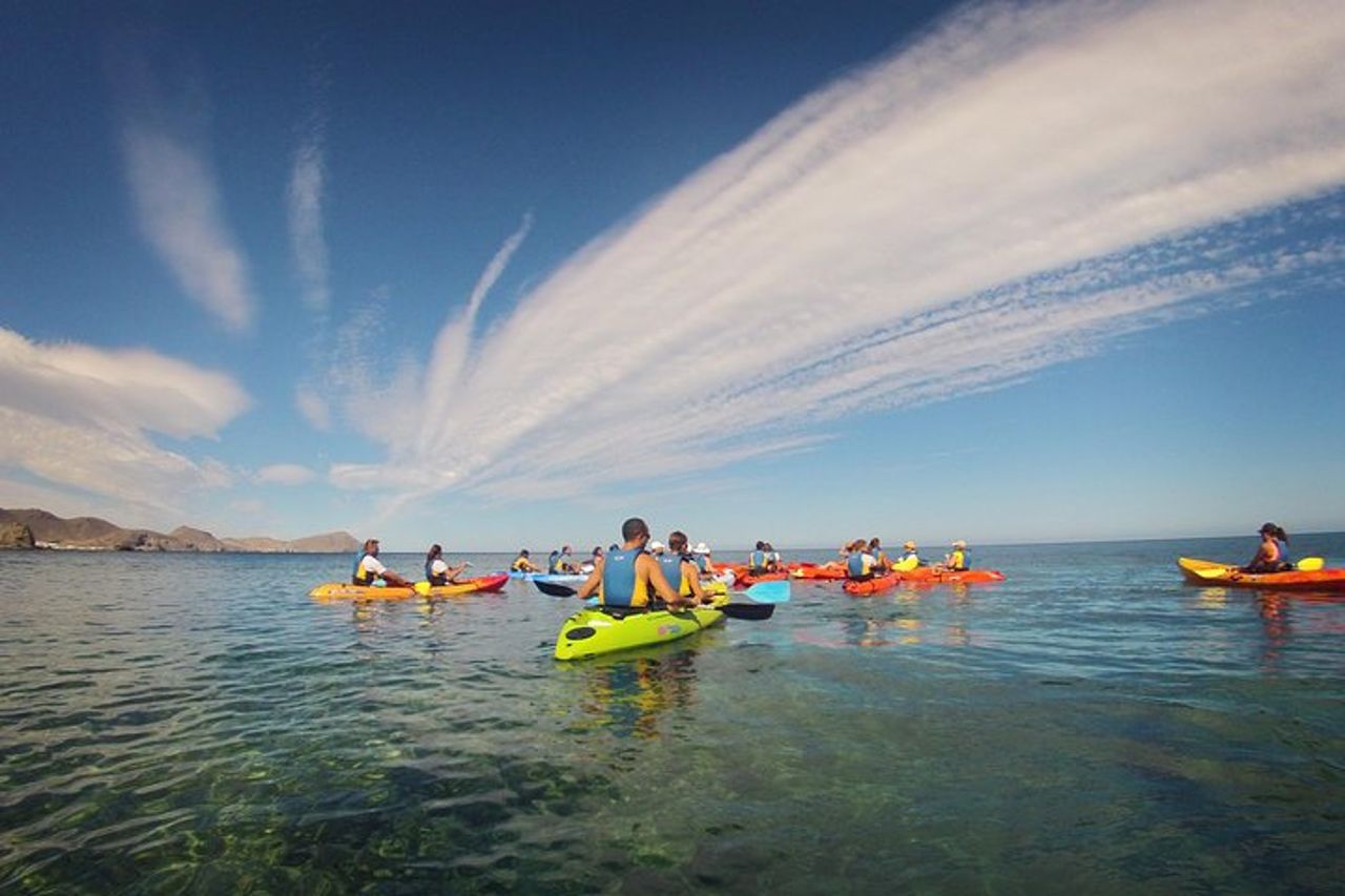 Cabo de Gata Attivo. Percorso guidato in kayak e snorkeling attraverso le calette del Parco Naturale — 6