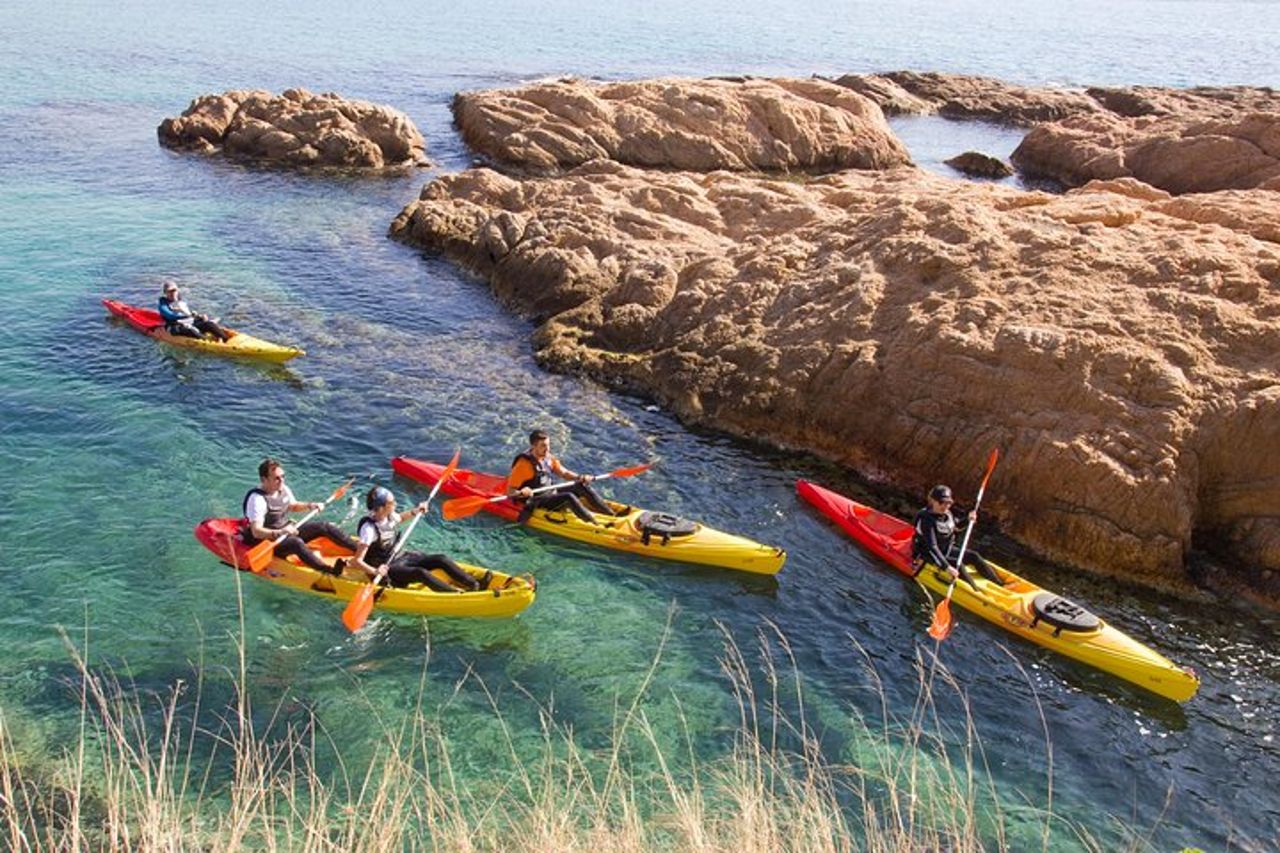 Costa Brava - Tour in kayak e snorkeling "Grotte marine" — 2