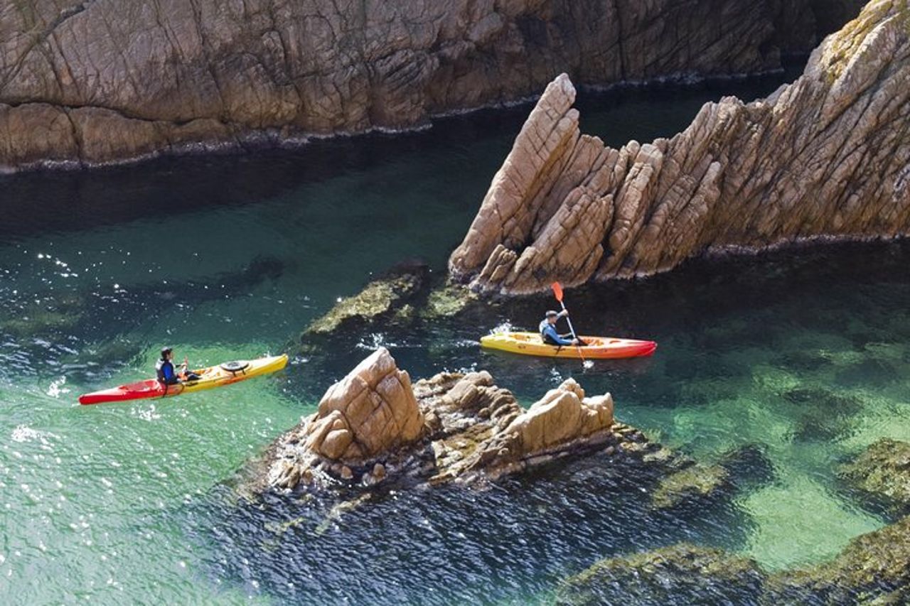 Costa Brava - Tour in kayak e snorkeling "Grotte marine" — 8