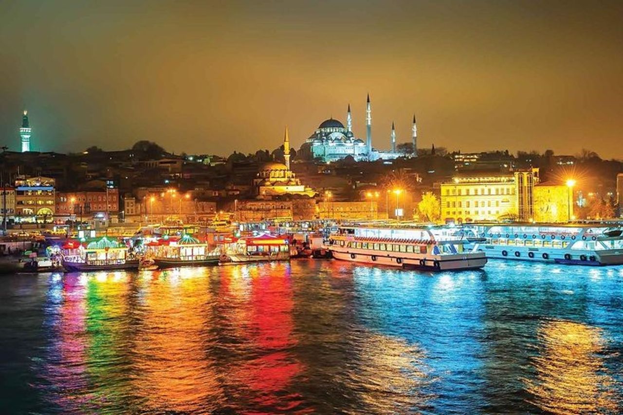 Crociera con cena sul Bosforo di Istanbul e spettacolo notturno turco con DJ — 5