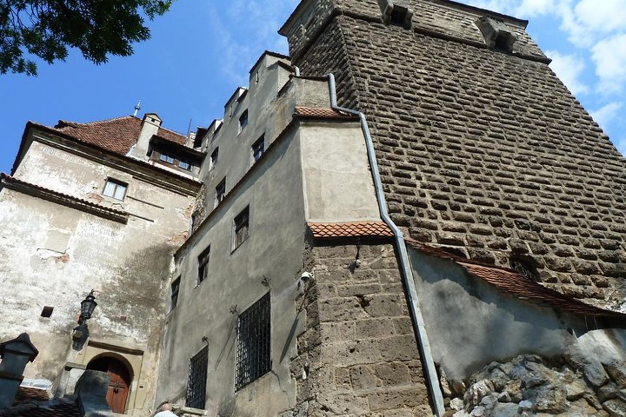 Visita guidata in spagnolo al Castello di Dracula a Bran (guida spagnola nativa). — 4