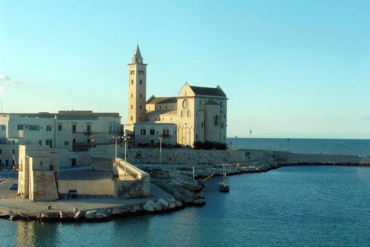 Tour privato a piedi a Trani — 3