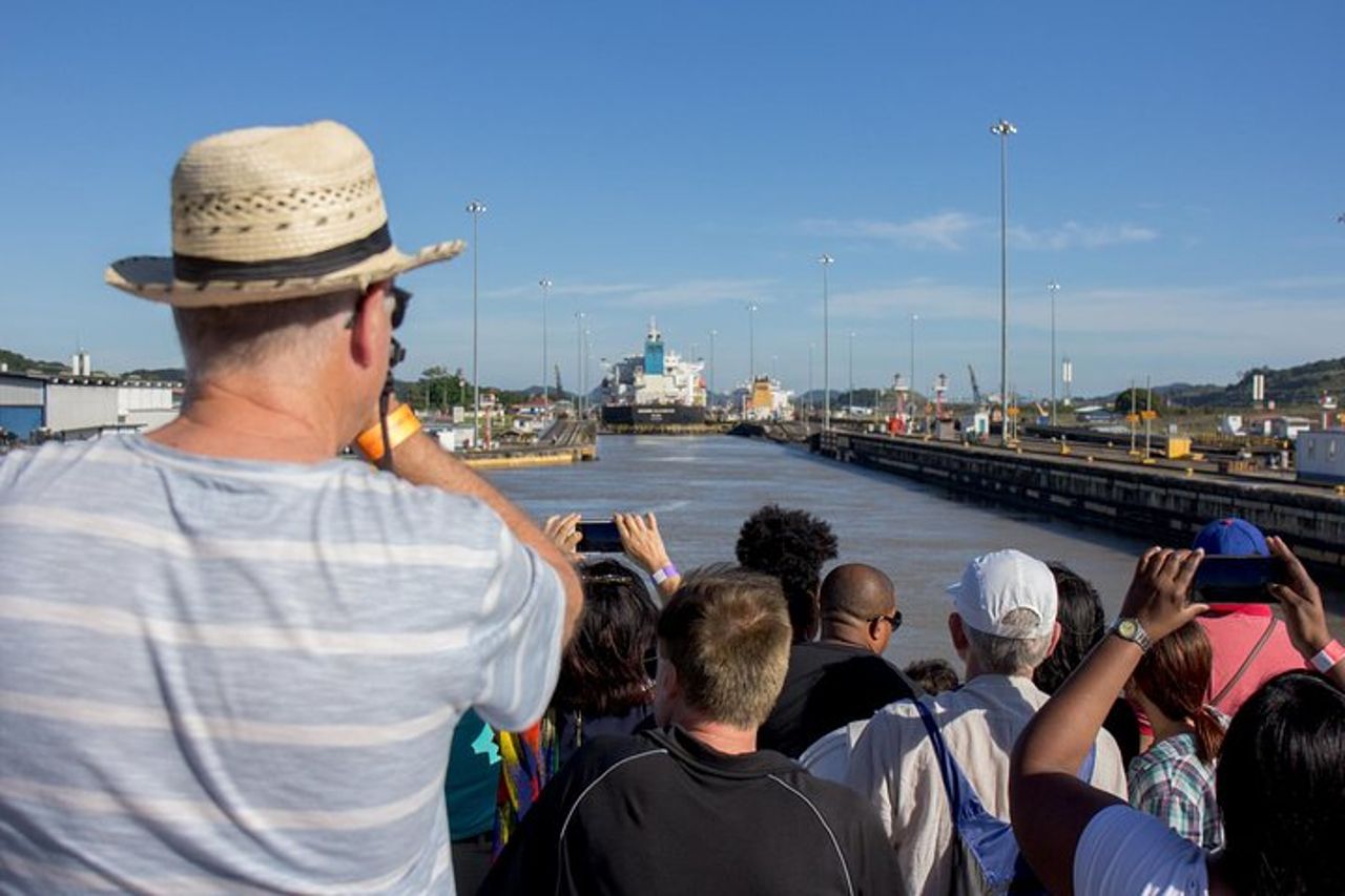 Tour parziale del Canale di Panama - Direzione Sud — 3