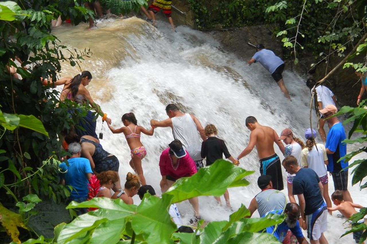 Blue Hole e Dunns River Falls da Falmouth — 4