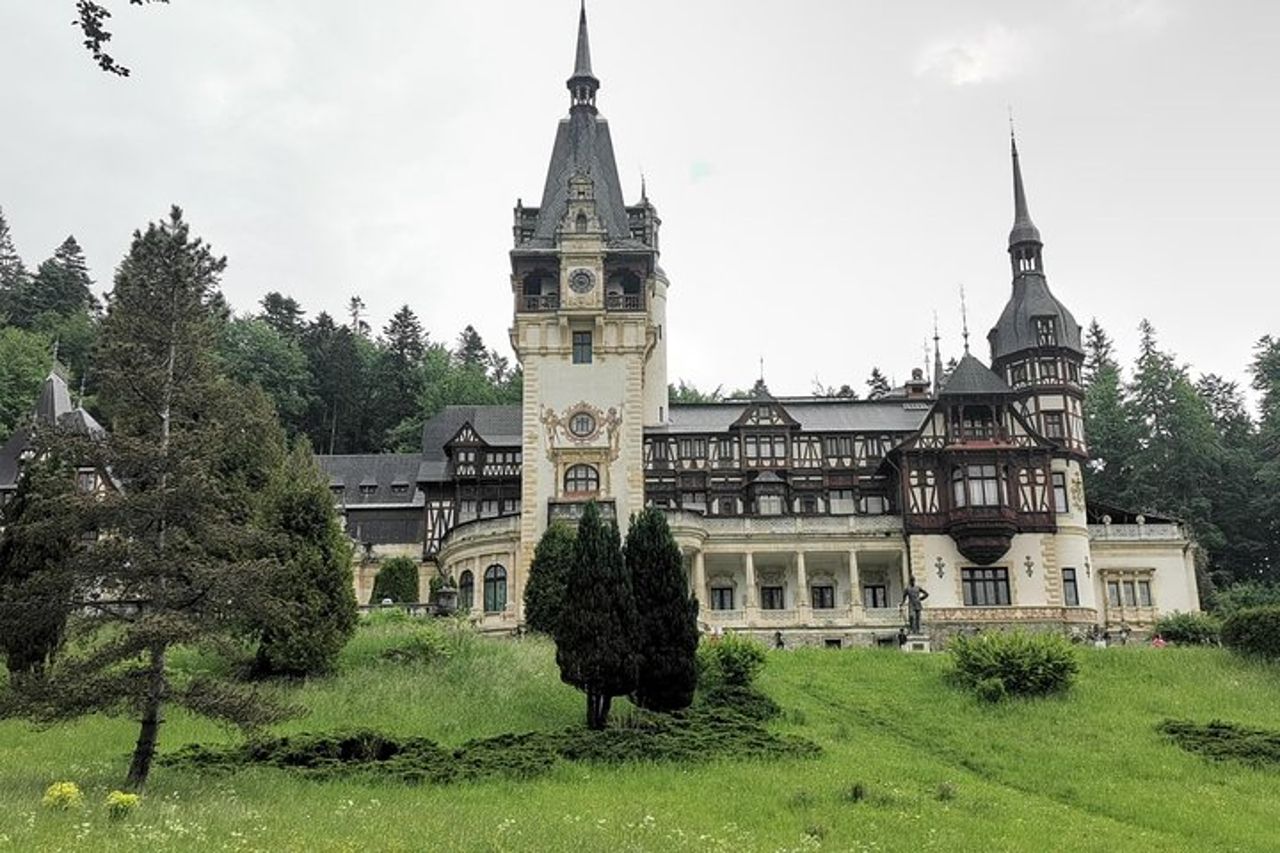 Tour in autobus di Bucarest: gita di un giorno in Transilvania e Castello di Dracula — 2