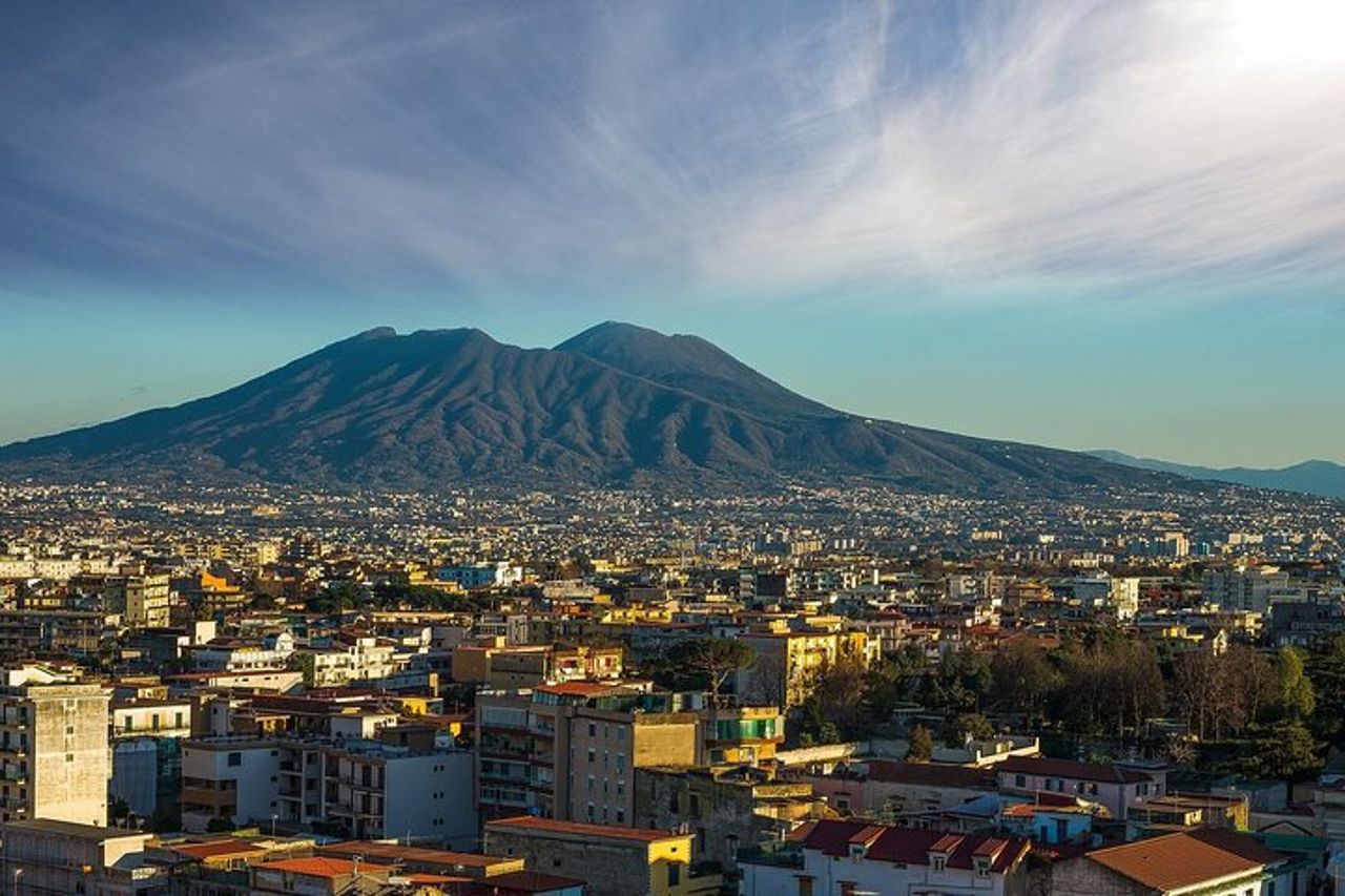 Trasferimento privato da Pescara a Napoli con 2 ore per la visita della città