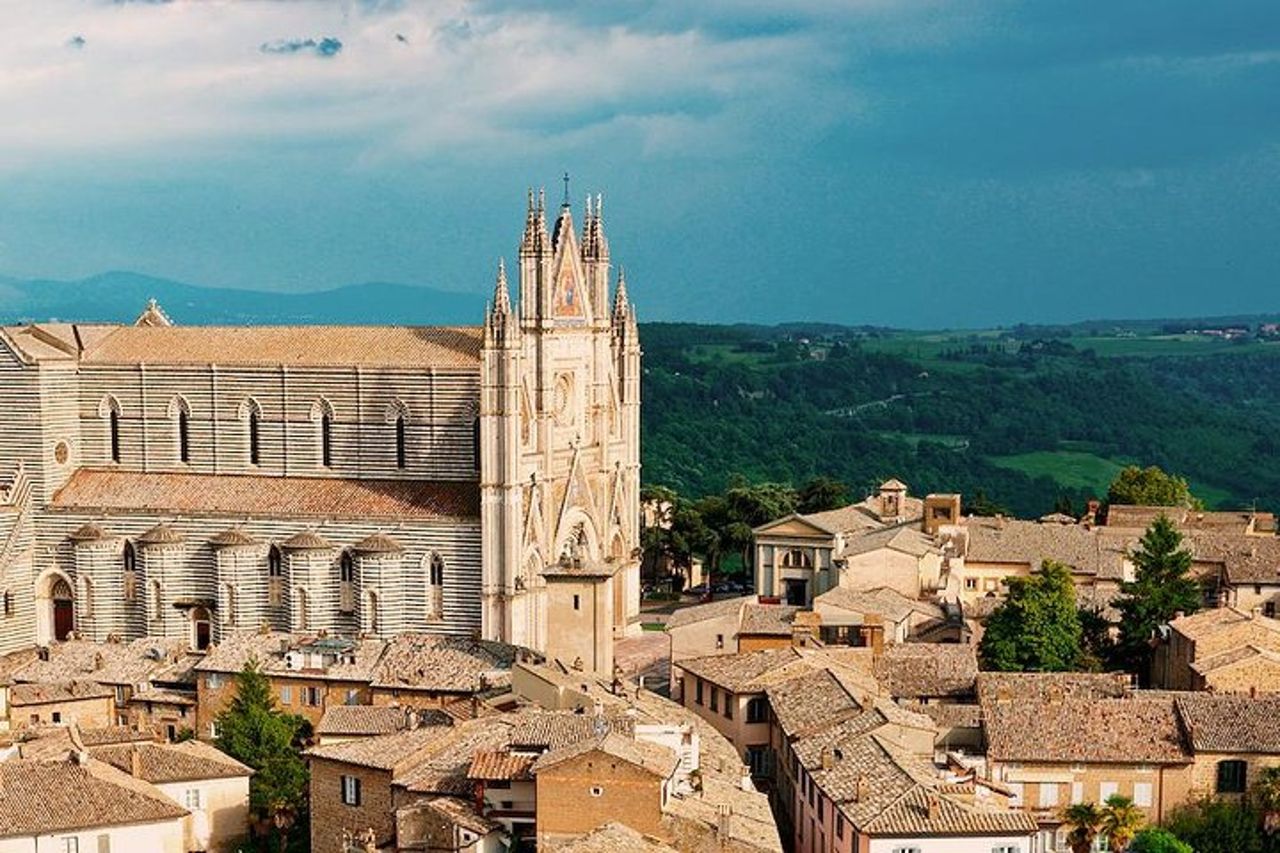 Gita di un giorno: tour privato di Orvieto e Civita Di Bagnoregio + tour del vino con pranzo — 2