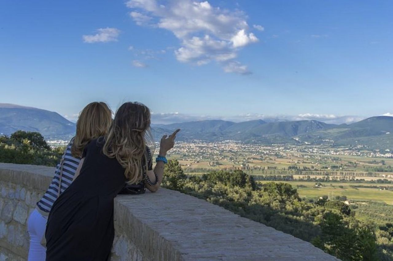 Gita di un giorno: tour privato di Todi e Montefalco + pranzo + tour del vino con degustazione — 7