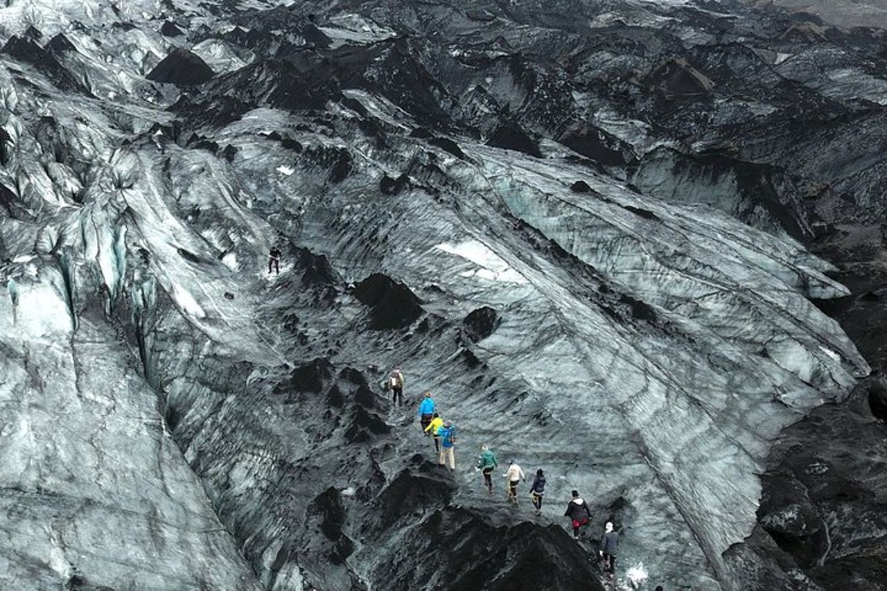 Escursione di 3 ore per piccoli gruppi sul ghiacciaio Solheimajokull