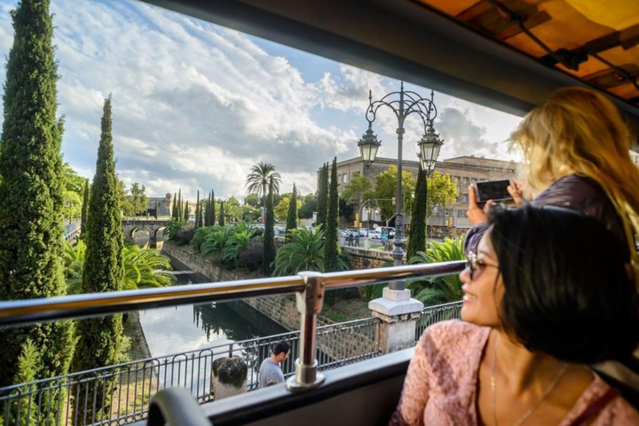 Tour in autobus Hop-On Hop-Off di Palma DE Mallorca — 3
