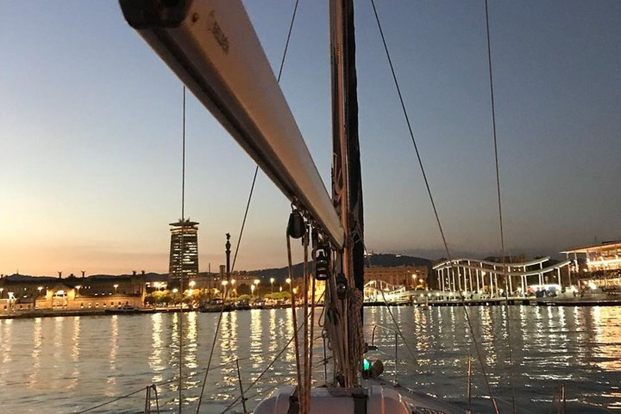Crociera in barca a vela al tramonto e diurna a Barcellona — 9