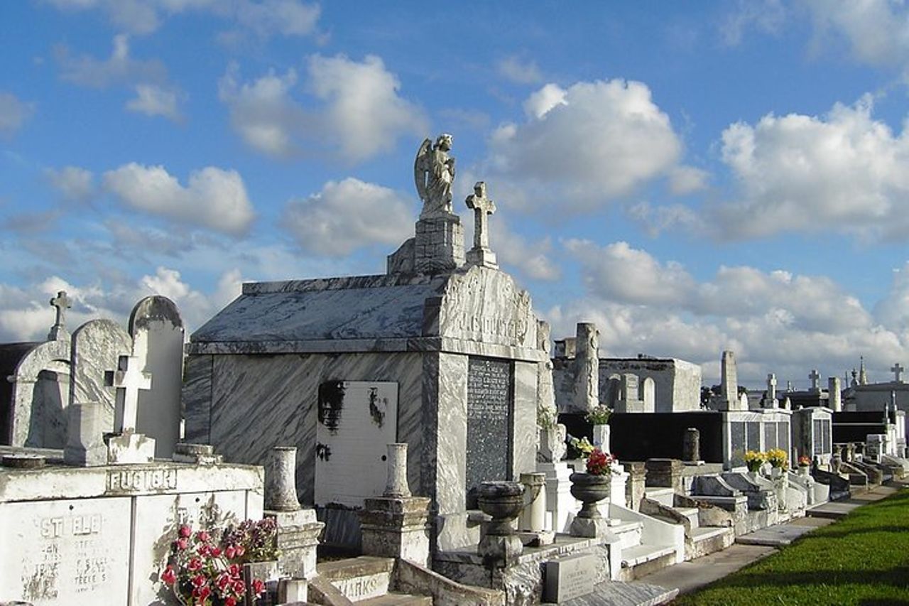 Tour della città e del cimitero di New Orleans per piccoli gruppi con prelievo dall'hotel — 4