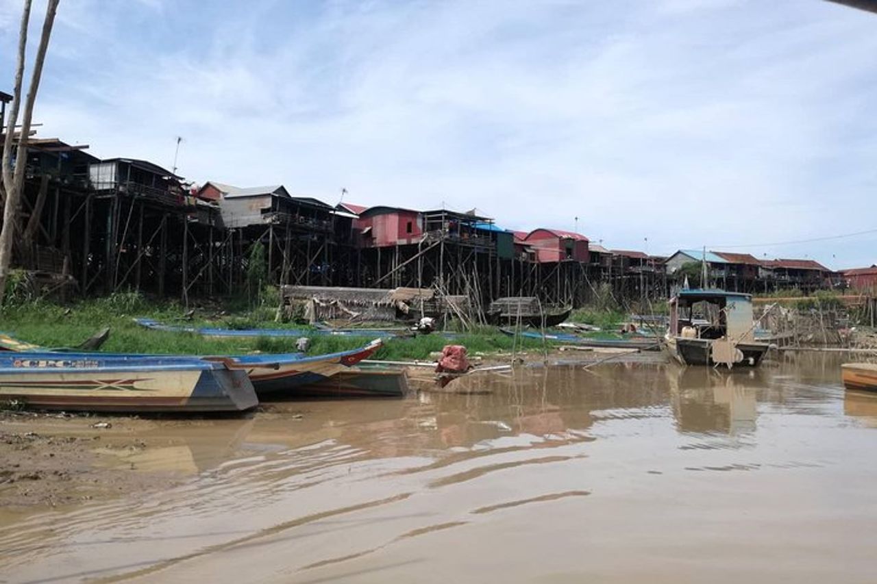 Villaggio galleggiante di Kompong Kleang sul lago Tonle Sap — 4