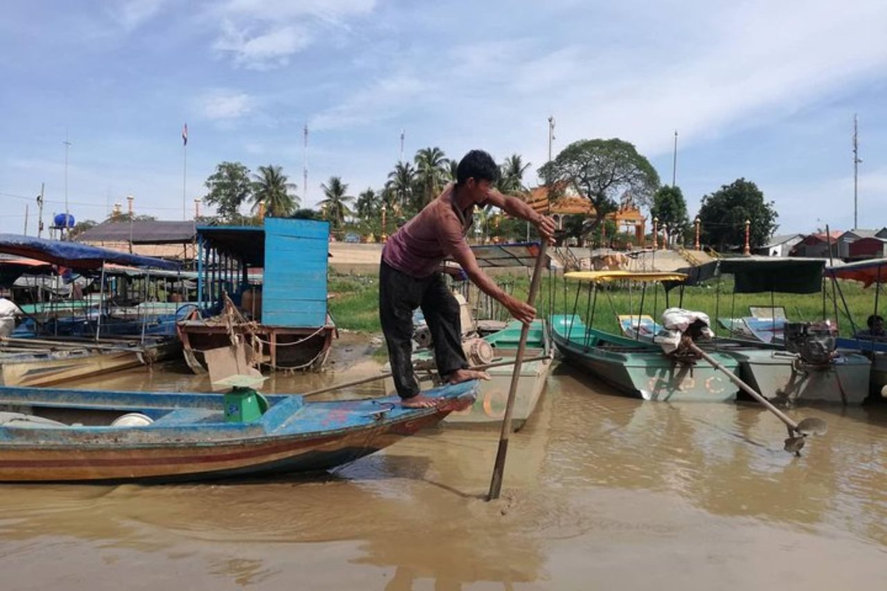 Villaggio galleggiante di Kompong Kleang sul lago Tonle Sap — 5