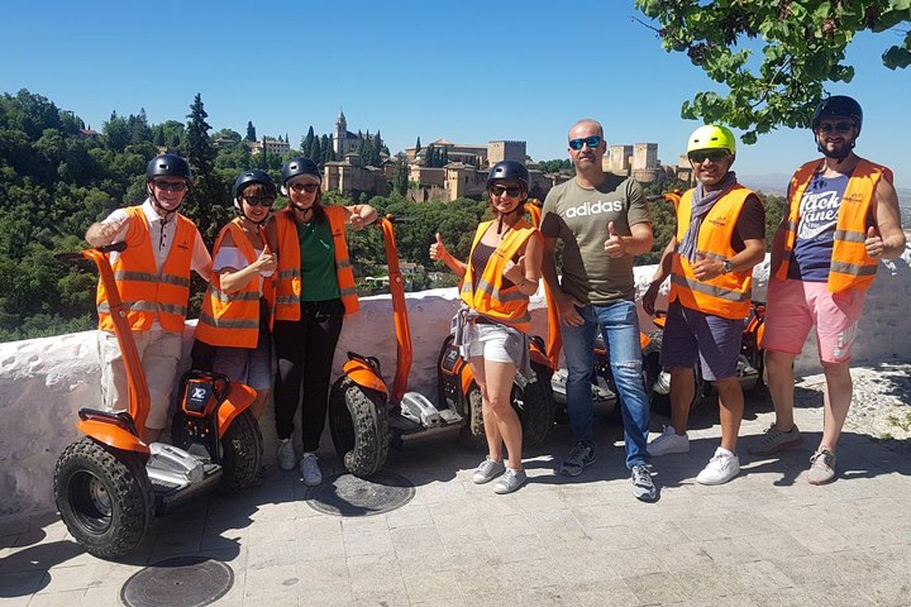 Tour in segway di Granada ad Albaicin e Sacromonte