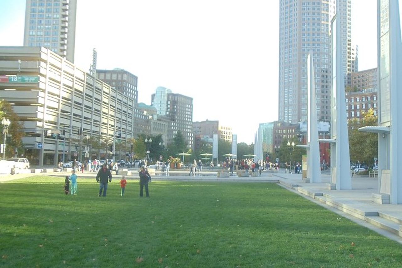 Tour a piedi autoguidato del Boston Civic Center e caccia al tesoro