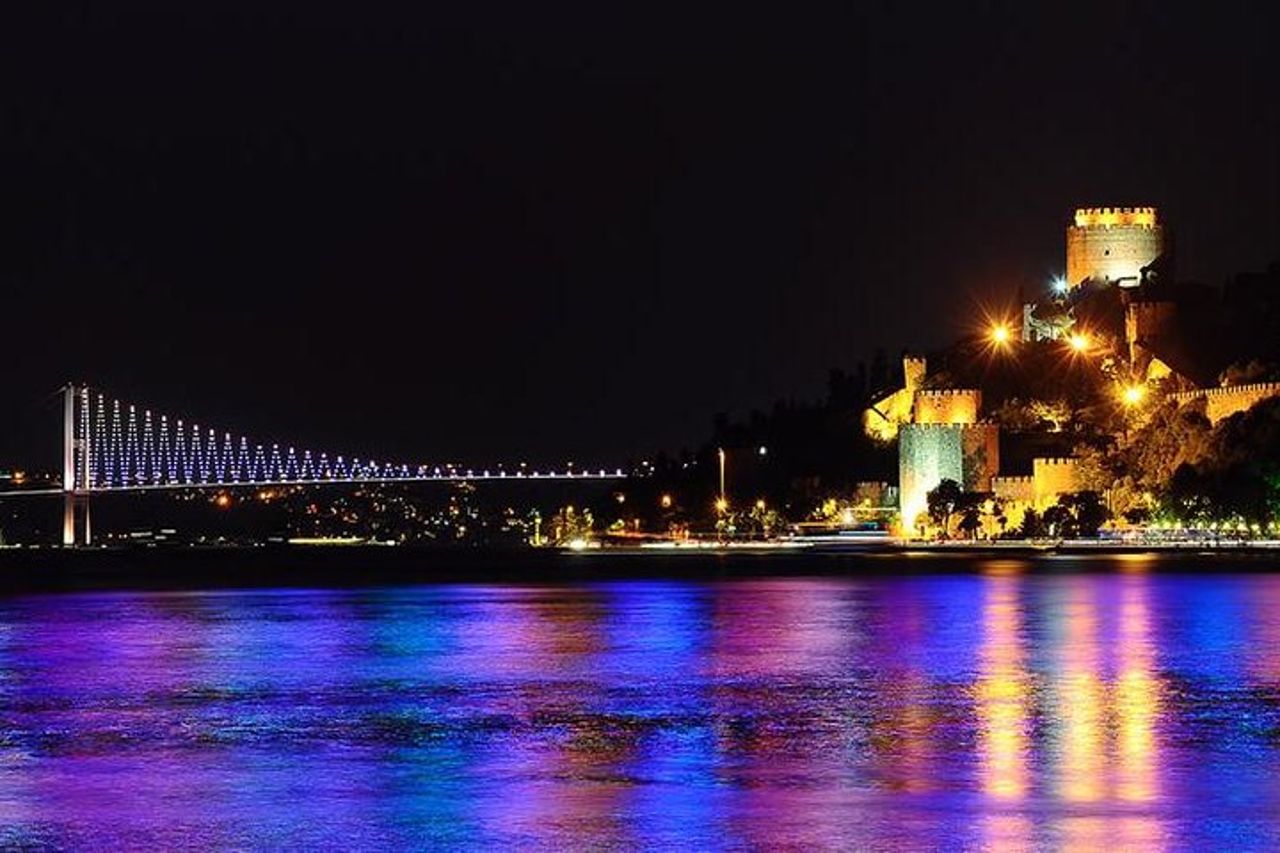 Crociera con cena sul Bosforo di Istanbul e spettacolo notturno turco con DJ — 8