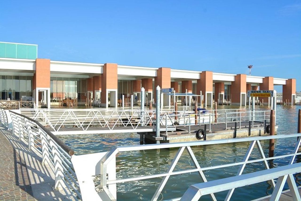 Trasferimento alla partenza con motoscafo Venice Shuttle per l'aeroporto Marco Polo di Venezia — 6