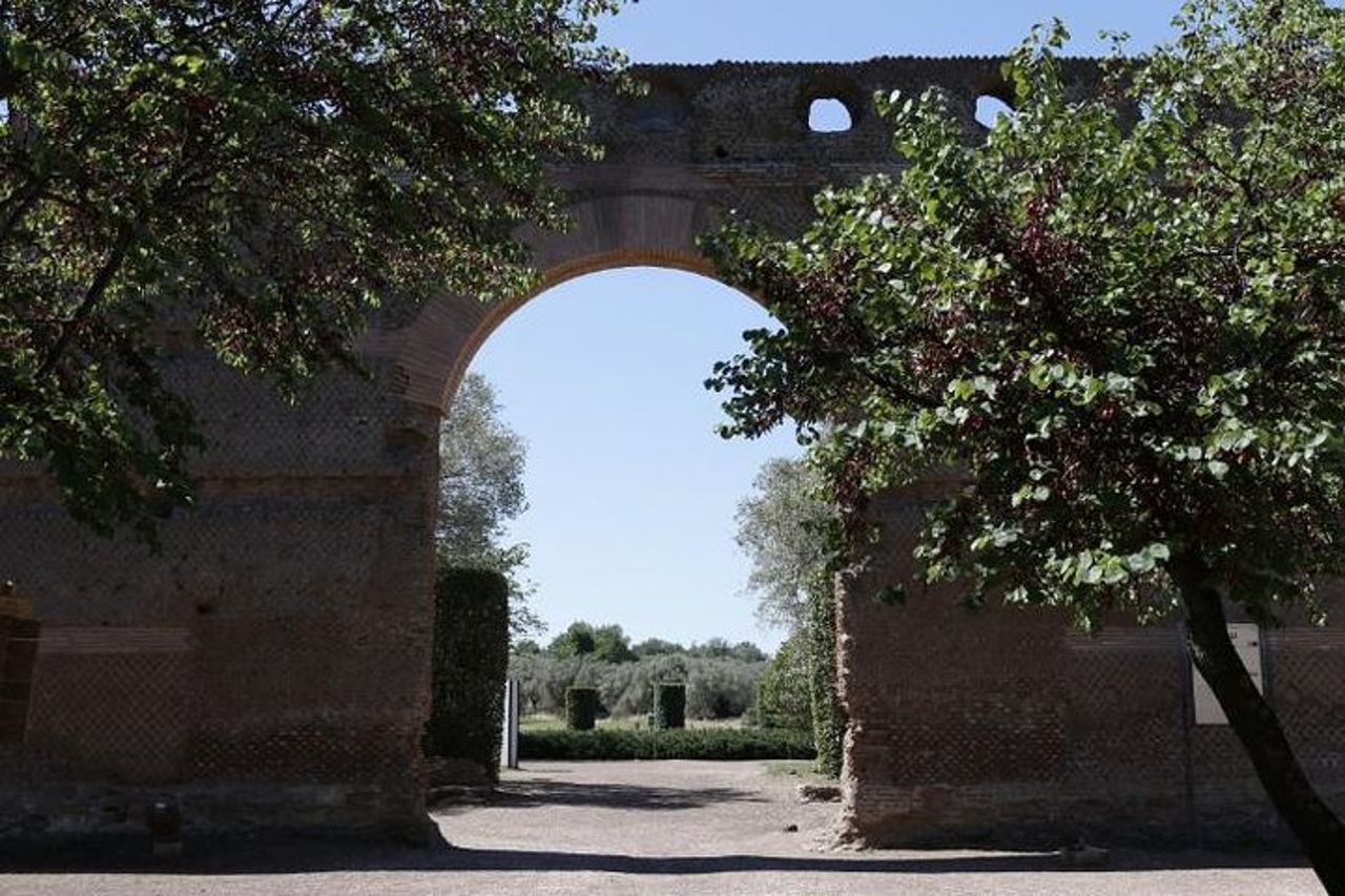 Tour del porto di Tivoli Villas (solo autista/self touring) — 9