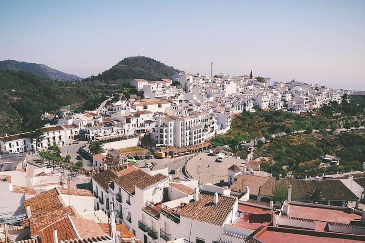 Tour privato Nerja e Frigiliana di 8 ore da Malaga pick up
