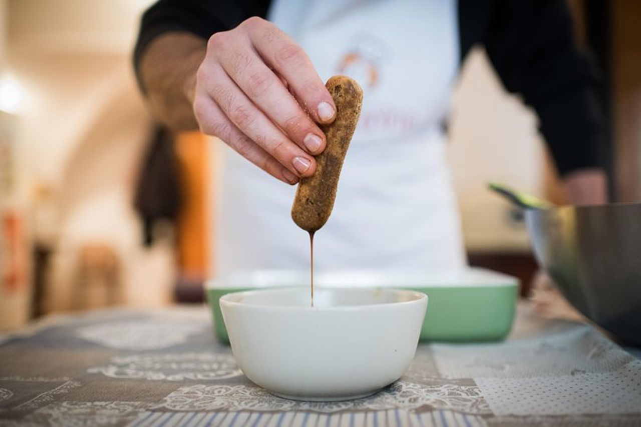 Corso privato di pizza e tiramisù a casa di Cesarina con degustazione a Trento — 2